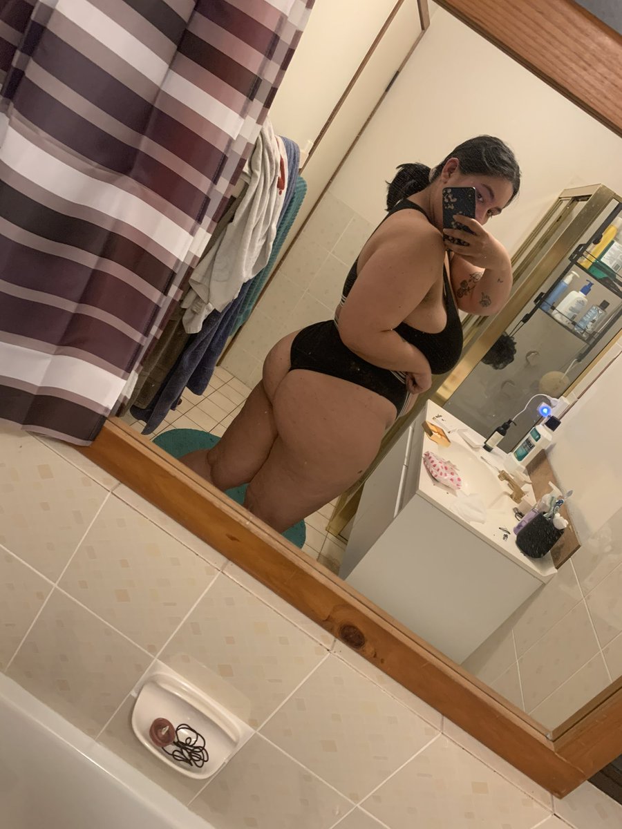 allihtml's tweet photo. but what if i was in lingerie instead 

#nsfwtwt https://t.co/k0LMDEbpG3