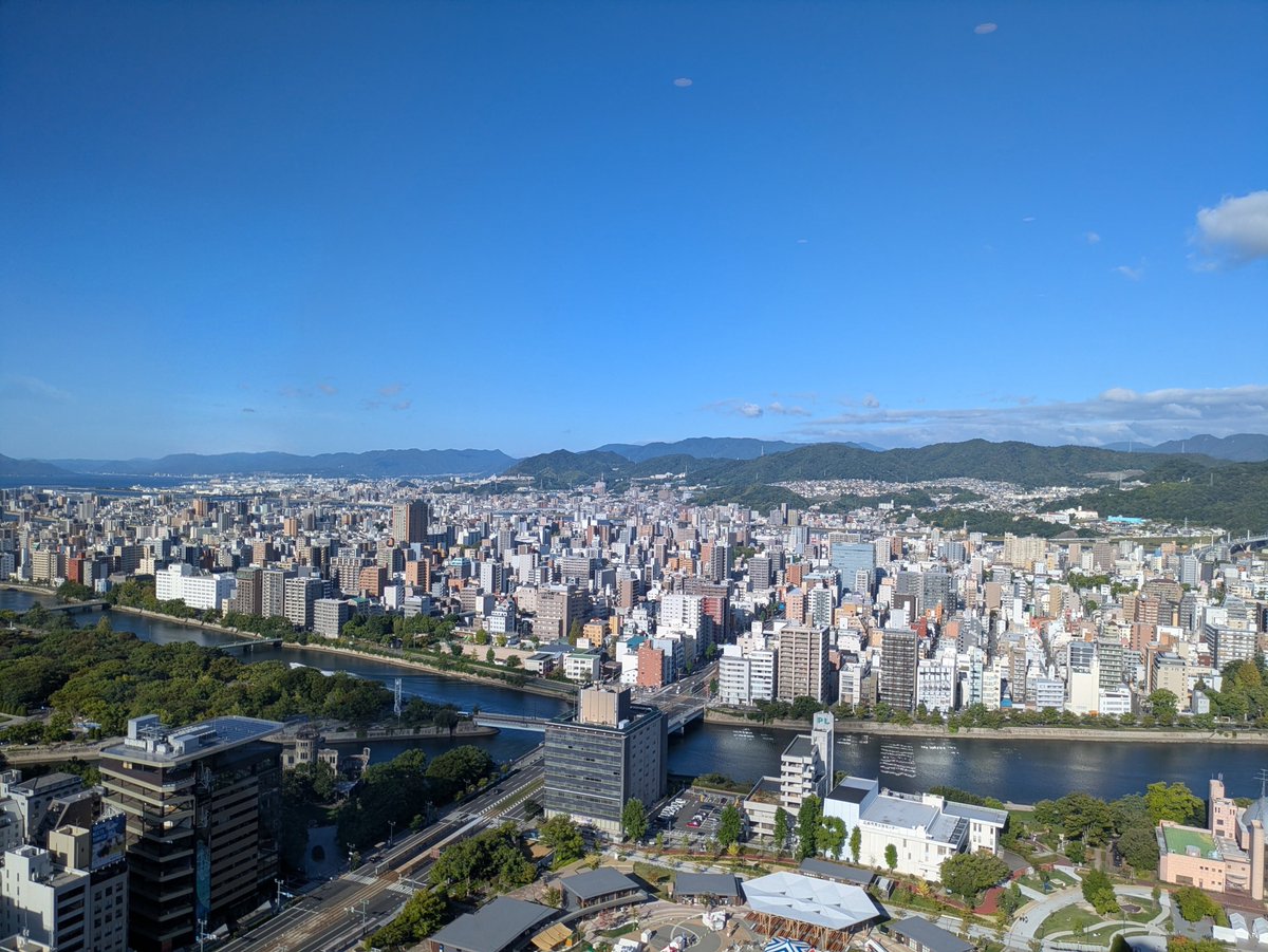 unpa23's tweet photo. おはようございます。
高い所にいたよ。
いい街だなぁ～ https://t.co/iSXomWCmKv