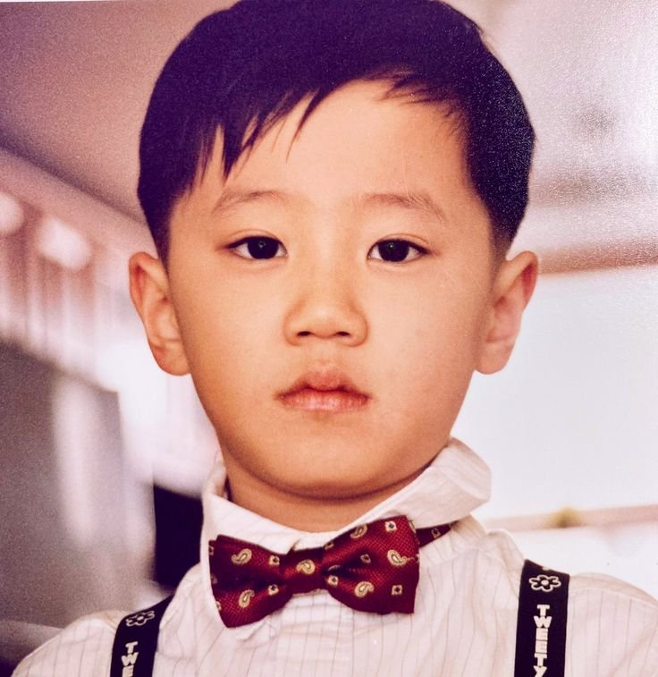 junyoungqkka's tweet photo. niezwykle poważne dziecko https://t.co/Lsork5Wl0M