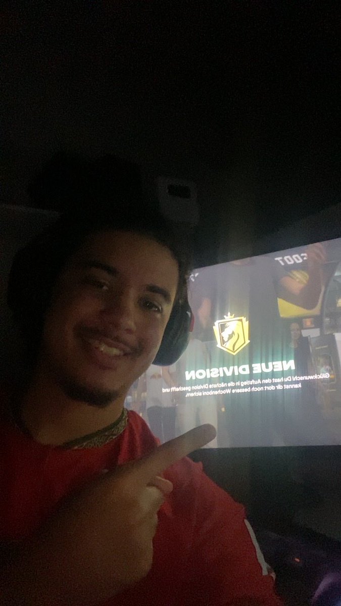 nassada_'s tweet photo. I‘m the 1st Player in the world to reach the Elite Divison 🥇 🌍 🤙

I‘ll post my tactics tomorrow!!🫣 https://t.co/HZZHLJMzk0