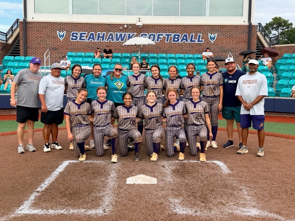 JesseBrown1703's tweet photo. Had a great day at the @UNCWsoftball team camp today! So thankful for this opportunity, and will definitely carry this experience with me as I grow! @KylerHolton08 @AshleyWadeUNCW @ncheartbreakers @Nationals_Coach https://t.co/We9adXc4xL