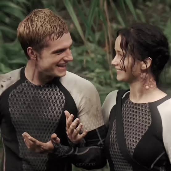 ohmytargaryen's tweet photo. Can you believe we'll see these two fools together again in just TWO months?! https://t.co/otW97Rmt0M
