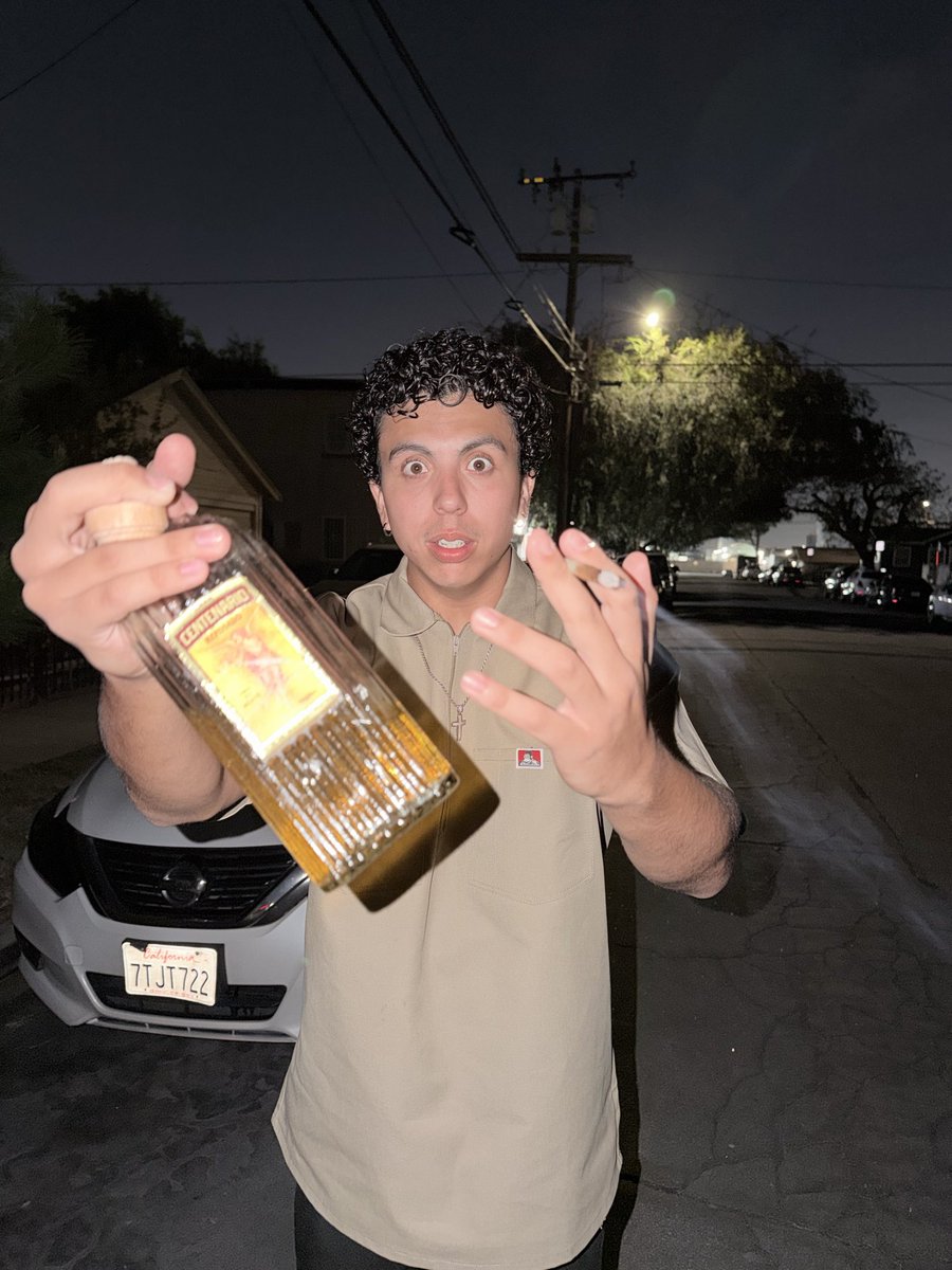 _sneakybastard's tweet photo. Idk ig have a pic from last night and a somewhat hard pee pee pic.

#nsfw #tequila https://t.co/Oa86bVWSH2