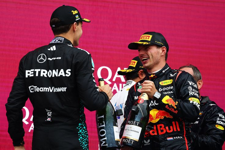 MercedesF1ARG's tweet photo. 🔙 🇦🇿 El año pasado, en Bakú, George Russell terminó en la segunda posición, marcando su 7mo podio en la temporada 2025, mientras sufría un cuadro de gripe con fiebre alta.

De casi no correr el fin de semana por su estado de salud a subirse al podio. MASTERCLASS https://t.co/YCSkcmjzyM