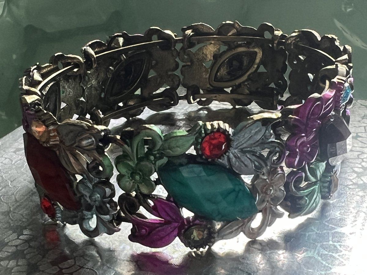 TeriE's tweet photo. COLORFUL #FloralFantasy BRACELET Faux Gemstone #BOHOStyle Stretch Cuff #Multicolor Enamel
https://t.co/D9UK2UXrjz
#braceletoftheday #gemstones #enameljewelry #braceletaddict #cuffbracelet #stretchbracelet #romanticjewelry #accessoryoftheday #vintagestyle #bohemian #funfashion https://t.co/8cwvWPROI1