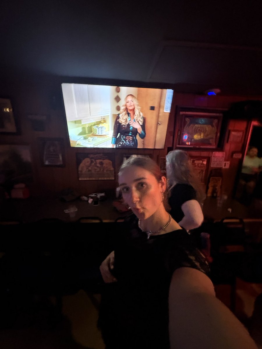 allkindsofran's tweet photo. “Crisco” at my local honky tonk 🤪 @mirandalambert https://t.co/KEwbSe5QKv