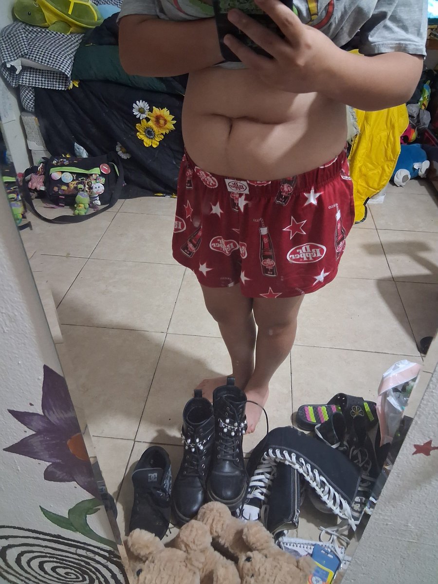 Crunchyych78325's tweet photo. I WANNA KILL MYSELF THIS STUPID FUCKING SURGERY SCAR MAKES ME LOOK LIKE A FAT FUCK IT GIVES ME AN EXTRA BELLY ROLL INANAGEYE ITNSHAYENEI FUCKING SHOOTS MY HEAD IN HALF GOUGES OUT MY FUCKING EYEBALLS SIN WANNADIE DIE DIE KILL ME KILL MEEJILEELEMEE https://t.co/h0llqbCZW0