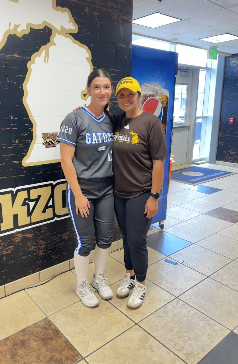 Bayliepolston12's tweet photo. Had the best day at @WMUSoftball Thank you to all the coaches and players who put on a great camp, I can’t wait to be back for more!! @marleewilson @CoachErikaWhitt @Coach_Mogan https://t.co/aMb6qnCKgF