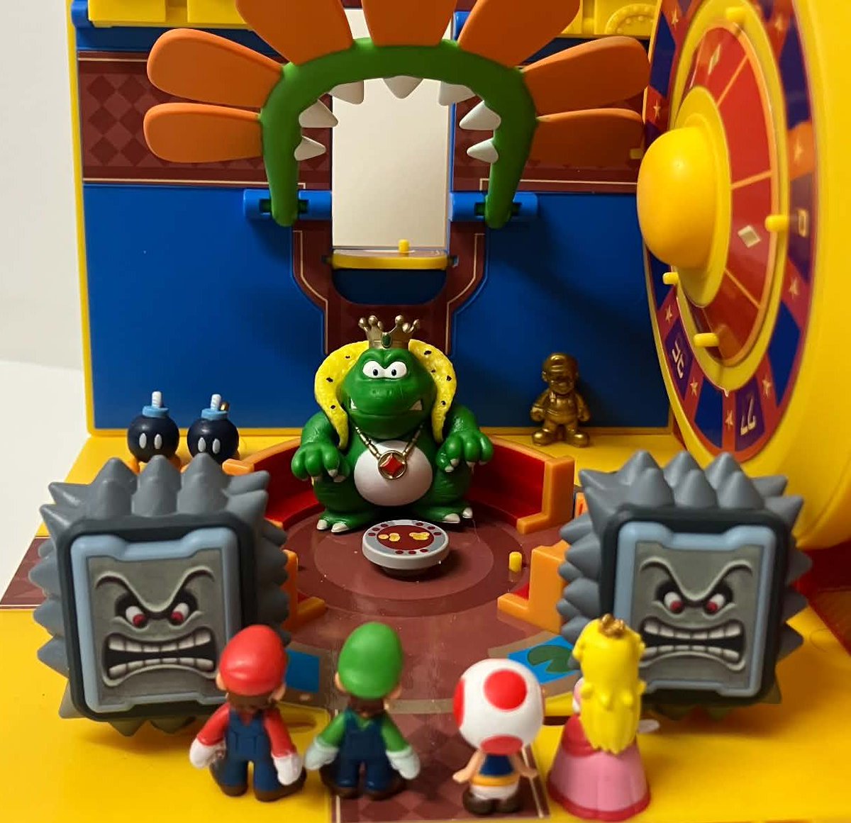 Protoman's tweet photo. It's the little things like this that make me happy.

FInally after almost 40 years Super Mario Bros 2 USA's Wart gets a full color semi articulated figure in a cool little micro playset from @JAKKStoys https://t.co/XIX024JaHR