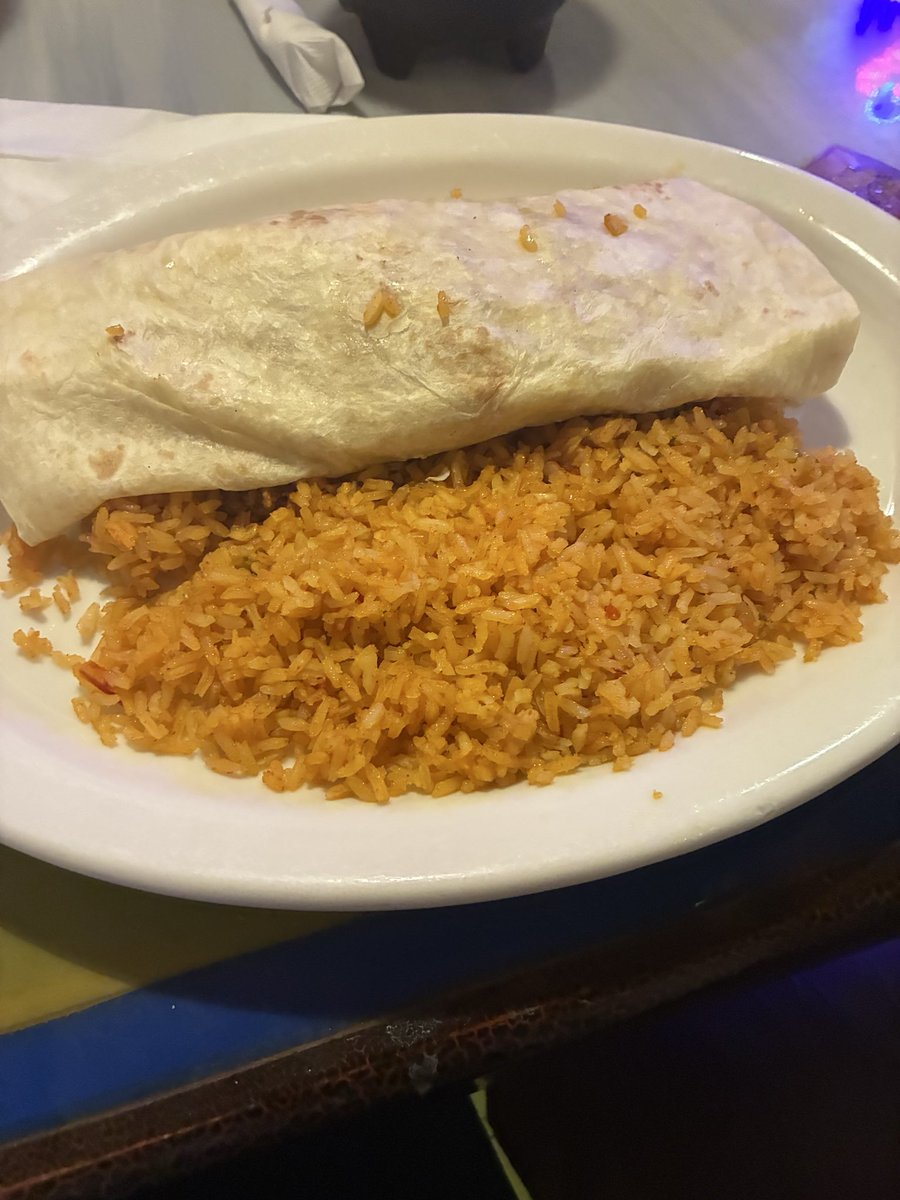 Misty09999's tweet photo. Went out to eat :3 https://t.co/O5BxleVqf6