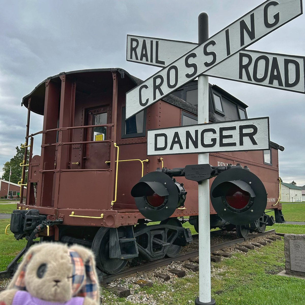 TriceraSun's tweet photo. Patch found a train caboose🚂🛤️
#plushiedreadfuls https://t.co/EMRckiaQhf