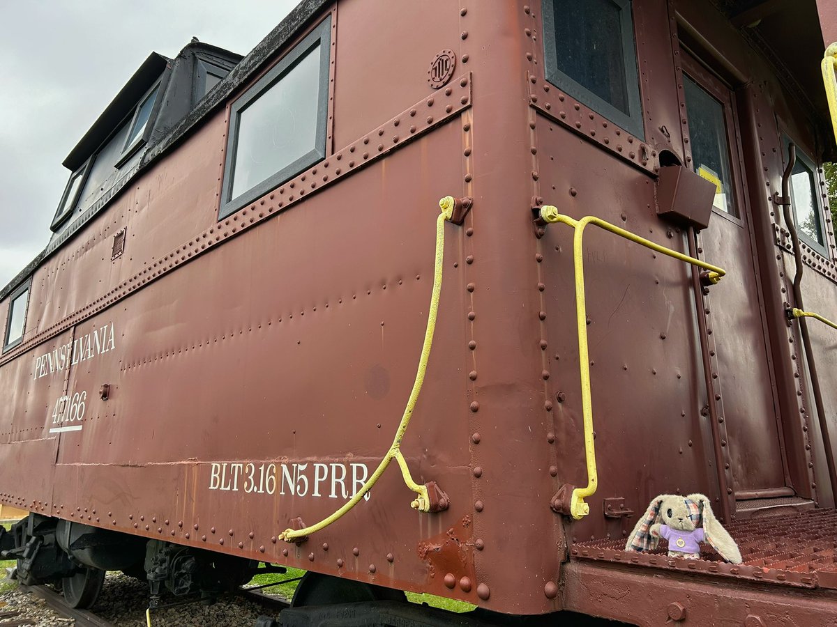 TriceraSun's tweet photo. Patch found a train caboose🚂🛤️
#plushiedreadfuls https://t.co/EMRckiaQhf