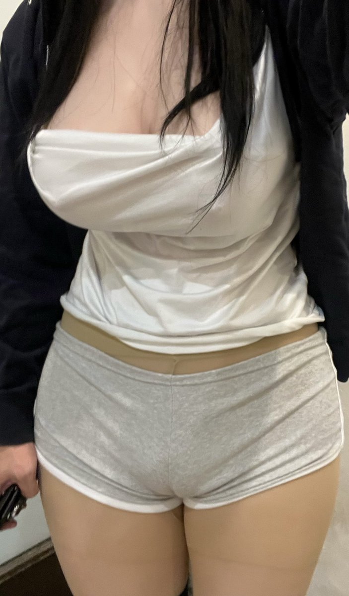 adamdnka13193's tweet photo. #시디 #크로스드레서 #여장 #crossdresser #섹트

야노 이렇게 산책~~ 콩닥콩닥.. https://t.co/qm9Ym41z2b
