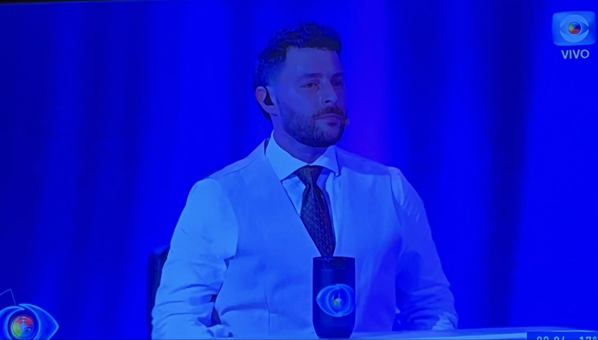eltonisoprano's tweet photo. Como un zoom con fondo desenfocado, calidad tooooo 😬😬 industria uruguaya!! #granhermano #granhermanouruguay #granhermanouy @GranHermano_Uy https://t.co/BbZwPVUxJz