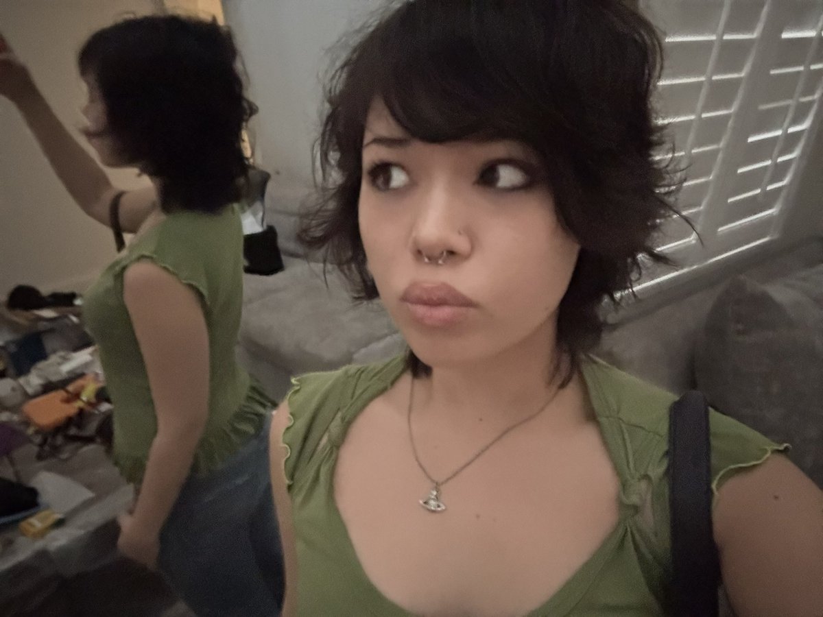 jetpacks4julia's tweet photo. Who the Hell is that https://t.co/3mDwl0NxRc