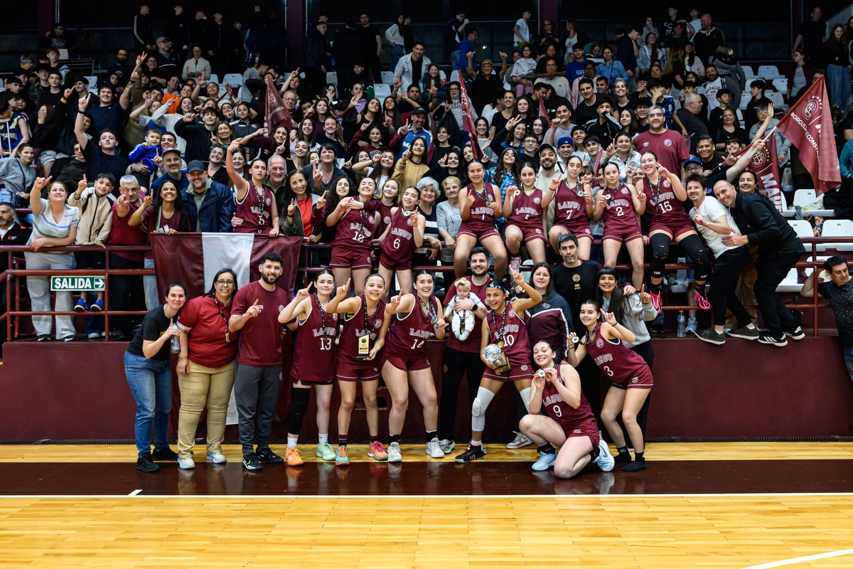 clublanus's tweet photo. 🏆🏀 𝗖𝗔𝗠𝗣𝗘𝗢𝗡𝗔𝗦 𝗗𝗘 𝗟𝗔 𝗟𝗜𝗚𝗔 𝗙𝗘𝗗𝗘𝗥𝗔𝗟 𝗙𝗢𝗥𝗠𝗔𝗧𝗜𝗩𝗔 𝗙𝗘𝗠𝗘𝗡𝗜𝗡𝗔 𝗗𝗘 𝗕𝗔𝗦𝗤𝗨𝗘𝗧𝗕𝗢𝗟

La categoría U15 del Club Atlético Lanús se consagró en el certamen al derrotar por 60-48 a la Municipalidad de Luján de Cuyo, en el Microestadio Antonio Rotili.

#OrgulloGranate 🇱🇻 #LanúsBásquet