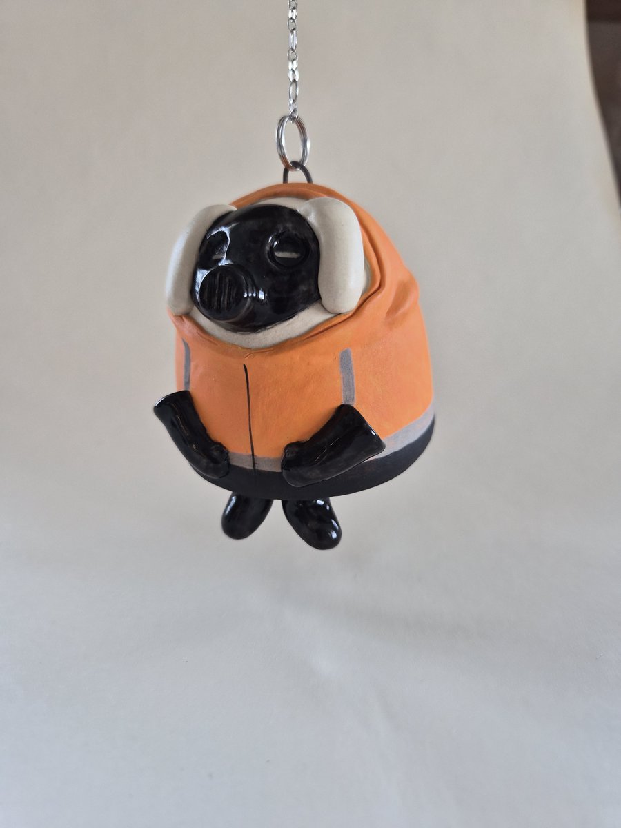 CSHMerch's tweet photo. My friend at 1029Creates handmade these amazingly adorable Trait &amp; Stoney bells! They'll be available on the webstore at some point next week. They're one of a kind, and at the moment, only 1 of each exist!

https://t.co/jufyO1FeMK https://t.co/QWtuLTtxWJ