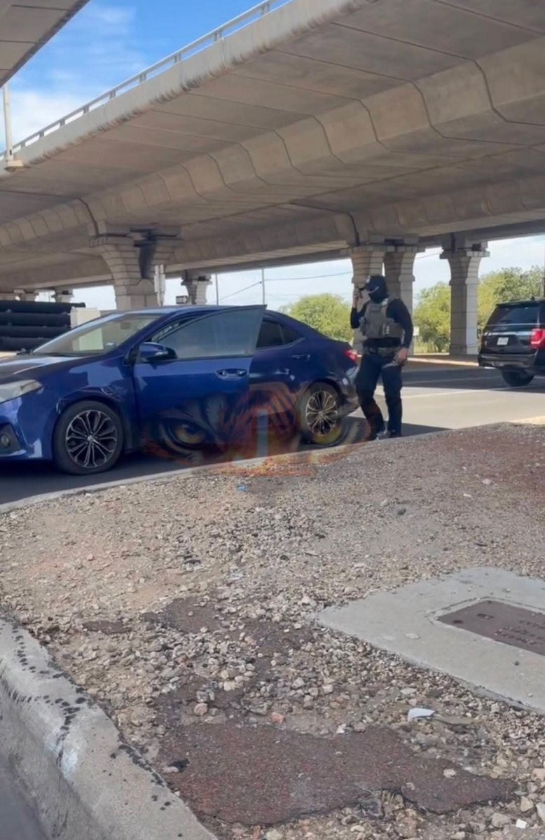 fadijoder's tweet photo. Hace pocos minutos un agente de ICE le disparo a un Venezolano en la espalda luego de una parada que le hicieron los de migración, esto ocurrió en la North Lamar con 183 en Austin Texas, el muchacho fue trasladado a  un hospital de emergencia... https://t.co/ivP1OEYr0z