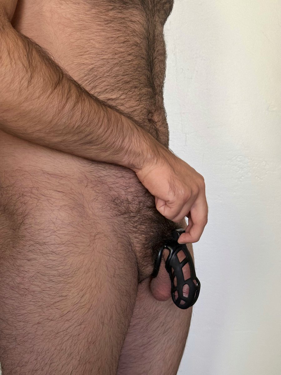 Heaux19's tweet photo. Ok gay people on my phone, what do we think of the cage https://t.co/A0kSaRRY8y