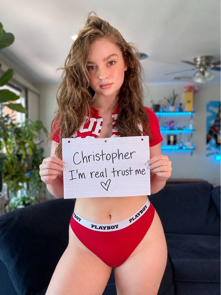 mindcrome's tweet photo. @missmarymoody ask you a stupid question. 

Basically one I already know but this ain't you right https://t.co/hitqxem5QY