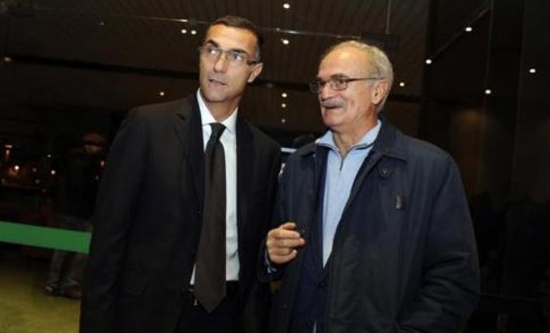 luca_caputa's tweet photo. “Ho una cosa qui e la volevo dire: volevo salutare Sandro Mazzola e dirgli che non gli volteremo mai le spalle e gli vogliamo tanto bene”.

Beppe Bergomi.

Grazie. ♥️

#mazzola 
#juventusatalanta https://t.co/jtSfAG92AK