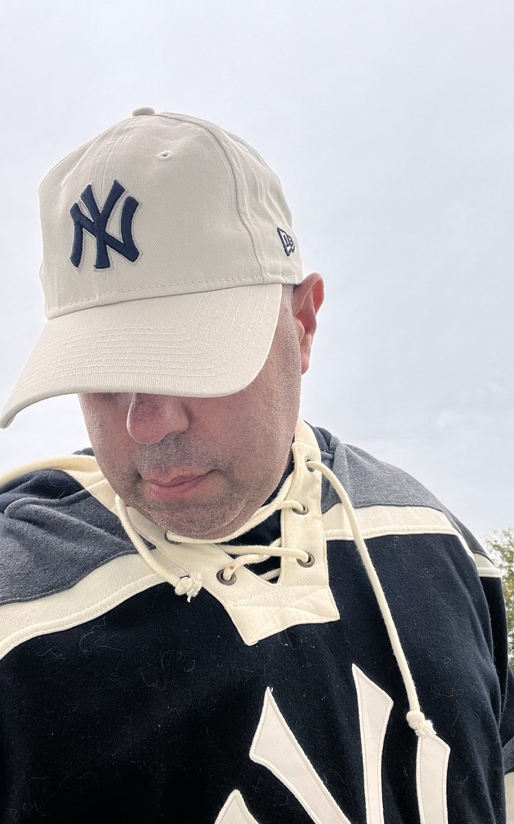 Muzixndmd's tweet photo. #YankeesCapOfTheDay
It’s9/20 Day! At least I think it is. Anyway – paying tribute to the relaxed-fit @NewEraCap 9Twenty model cap #ToyotaPinstripePride a different @Yankees cap every NYY game.#YankeesTwitter. #RepBX #UnitedByCaps. #LidsLoyal. @lids https://t.co/xGwARz527w