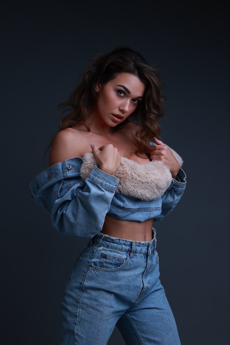 Alma_img's tweet photo. Denim always feels right 💙

#denimoutfit #fitnessmotivation #fitnessmodel #vegasmodel #lasvegasmodel https://t.co/BOQVfawoin