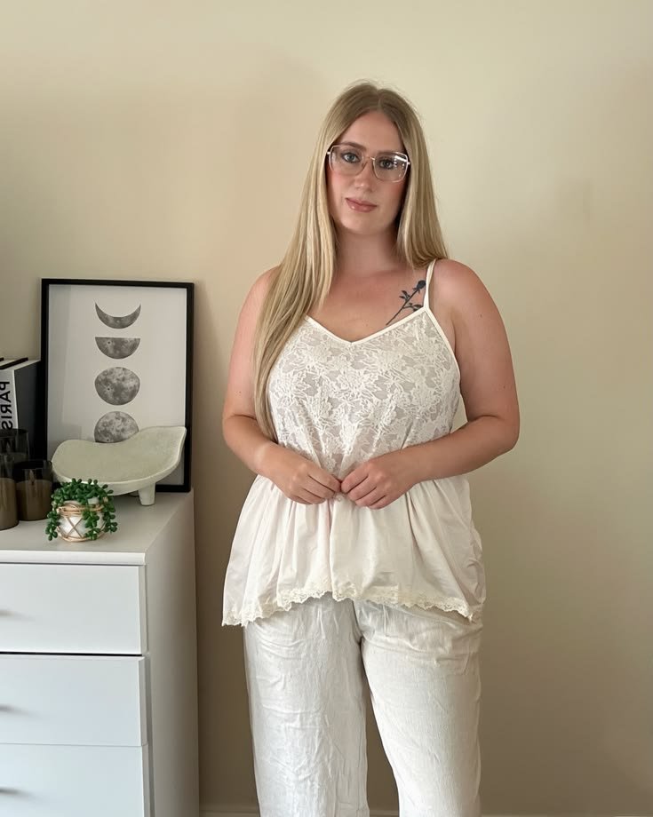 courtsjayne2's tweet photo. Older men, do I even look hot? https://t.co/xyWOqhXQW9