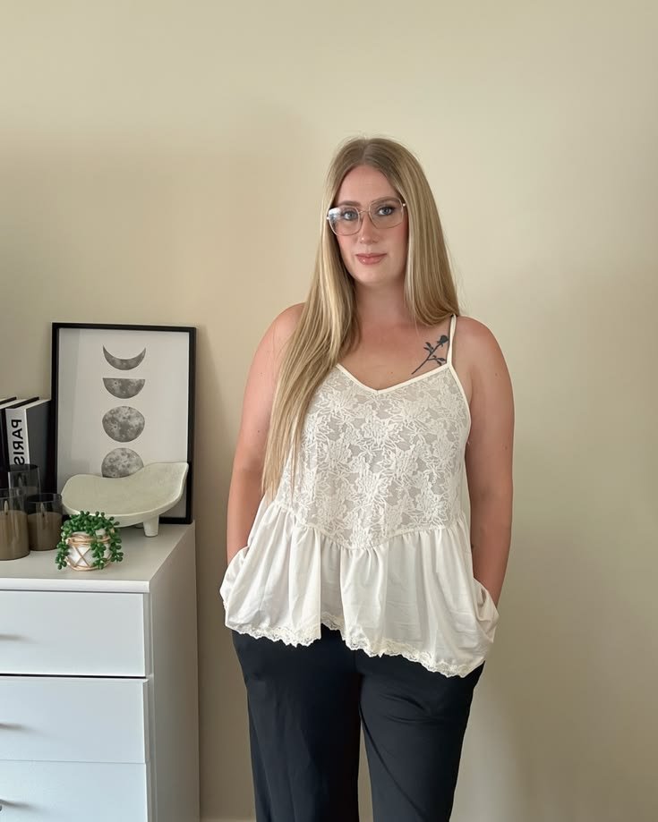 courtsjayne2's tweet photo. Older men, do I even look hot? https://t.co/xyWOqhXQW9