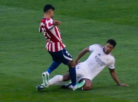 MundoDespectivo's tweet photo. Las vueltas que da la vida, el Atlético en su día también sacó un comunicado por una acción similar. https://t.co/1v5kmqyKrY
