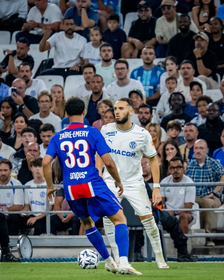 Vincent_1393's tweet photo. Bravo aux joueurs et à Bruno Genesio pour la prestation de ce soir.

On pensait tellement prendre une valise qu’au final on est agréablement surpris par le contenu proposé avec le matériel à disposition. 

Ne lâchez rien, ça va tourner les gars ! https://t.co/4eZA5k1Tli