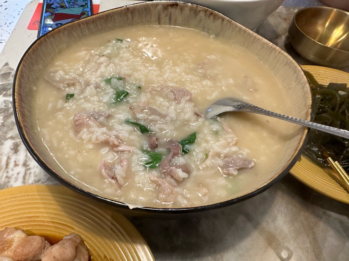 audita31's tweet photo. [From taking instant noodles every day to cooking warm congee for my grandma now—small changes make big days. ]， https://t.co/AMXfHuYK48