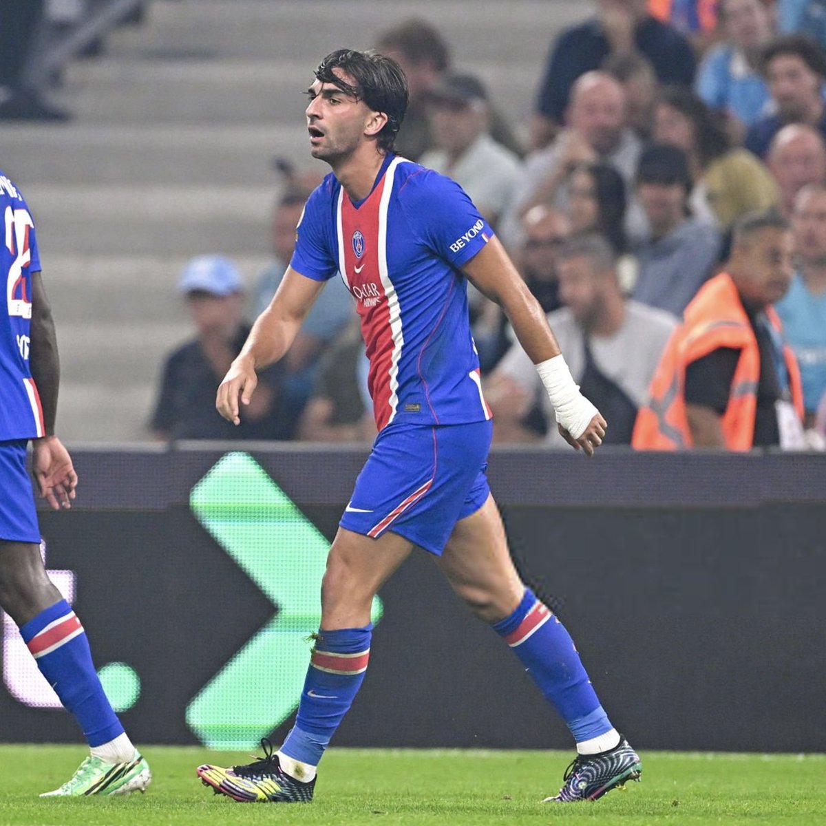 Yanisstre's tweet photo. RT @ActuFoot_: 🚨 OFFICIEL ! FERRAN TORRES 🇪🇸 EST ÉLU HOMME DU CLASSIQUE !!!! 🎖️❤️💙 https://t.co/ALnVYvjLnB