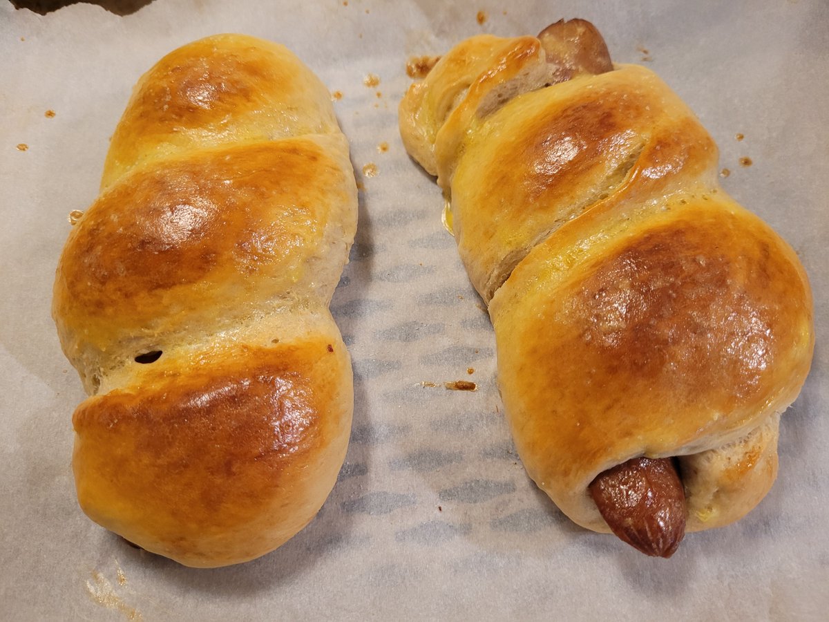 cellswordrin's tweet photo. Just pulled out the Hot dog buns from the oven! 🎉 WOOH They look amazing! OH YEAH 💃🏾 💃🏾 💃🏾 ✨ 🎶 🪩 #Foodie #Cooking #Baking #GoodAfternoon #GoodVibes #allday #anyday #yeschef #cook #HaveABrightDay #HappyWeekend ꉂ🌻ʷᵒʷ https://t.co/yHxgQL8lr4