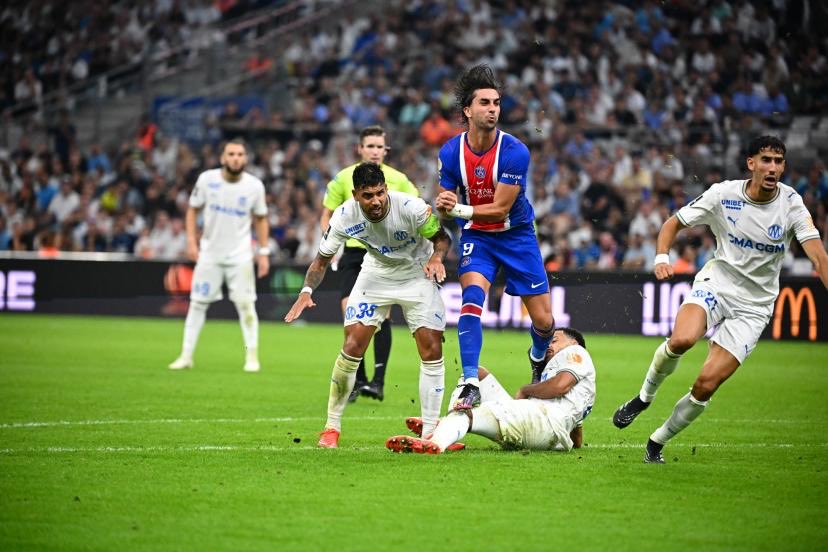 lepointdecorner's tweet photo. 🚨‼️ : L'#OM est maintenant à 4 défaites d'affilée en Ligue 1 : à seulement une unité de son record absolu : 5 entre le 26.02 et le 17.03.2012

Des défaites 1-0 contre Brest puis Toulouse, 2-0 contre Evian, 1-0 contre Ajaccio et 2-1 contre Dijon ❌

L'OM affronte Troyes le 11.10 https://t.co/etfobiARUX