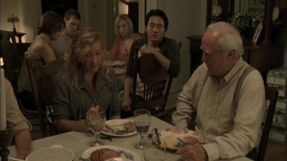 glenmagie's tweet photo. When they made a separate kids table at Hershel’s farm 😭😭😭😭😭 https://t.co/ei9Y1rRdvq