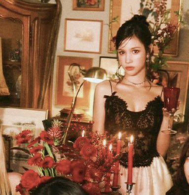 sniffanv's tweet photo. it’s giving every single night I pray that my tits are sitting right Moulin Rouge my corset is so tight babygirl in control I feel like Nicole https://t.co/LfPeKrUyzt