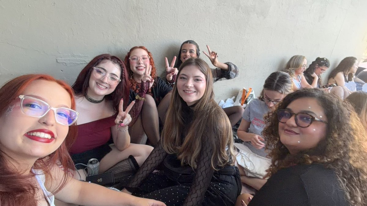 irwintaste's tweet photo. TE AMO @5SOS https://t.co/ENyJkBHyrt