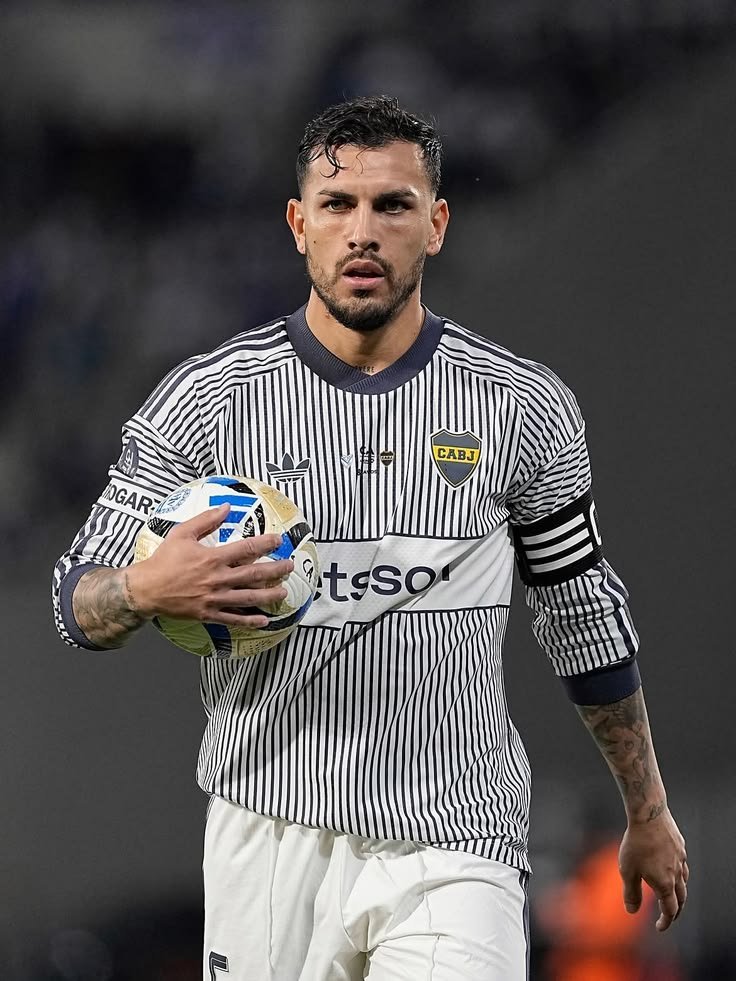 Volve10Riquelme's tweet photo. Leandro Paredes, puro fútbol https://t.co/nYVofhTKTb