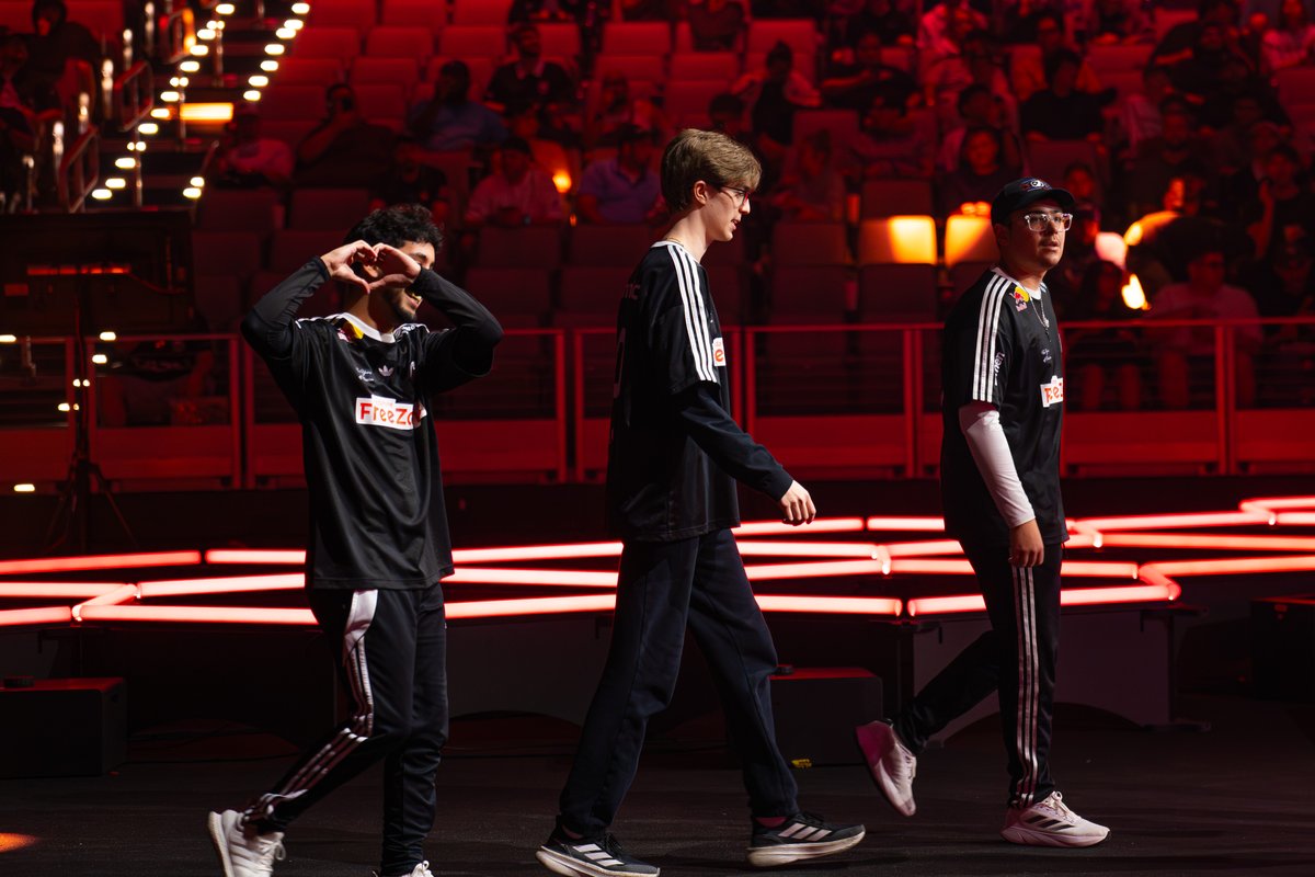 RLEsports's tweet photo. ❌ @FUTesportsgg have been eliminated from the Rocket League World Championship and place T4

An incredible run, may not have won the trophy but they won the hearts of the world ❤️ https://t.co/JI3ATE6bPY
