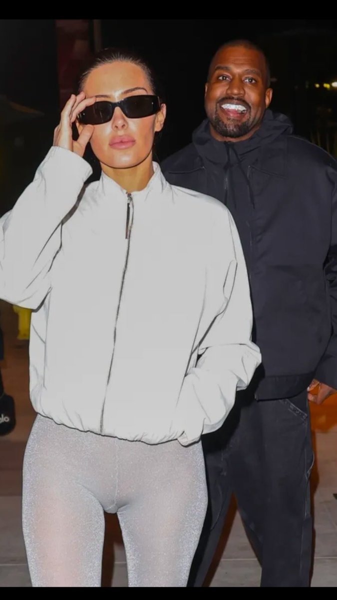 YeTimes's tweet photo. Ye &amp; B https://t.co/wJTUfGOdbM