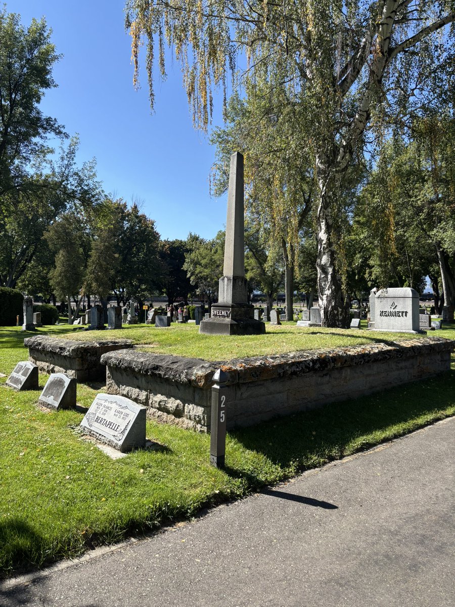 cmdrLonny's tweet photo. Stories and Stones, a historic cemetery tour with presenters in-character talking about famous Missoulians. https://t.co/sUQzYreV6n