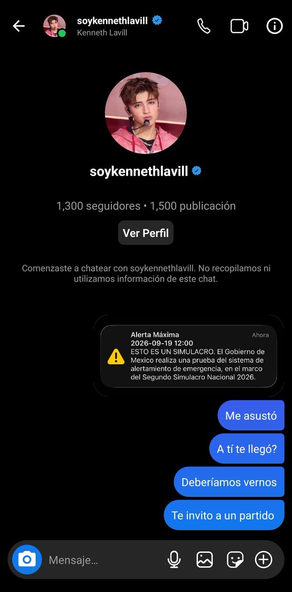 M_de_Mermelada_'s tweet photo. 🫐 mandándole msj y el 🦡 ni está en México 

#kemmora #moriken https://t.co/KbNIhRA1Rb