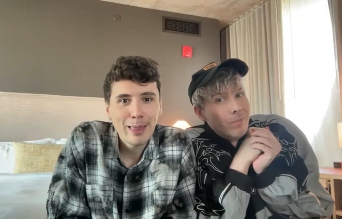 thellivingdead's tweet photo. I F***ING (fucking)  LOVE THEM SO MUCH I'M GONNA DIE THEY'RE SO STUPID 🤣🤣🤣🤣😭😭😭😭🤣🤣🤣🤣🤤🤤🥺🥺🥺*gently explodes* 😭😭😭 https://t.co/ZZfWNDwdyT