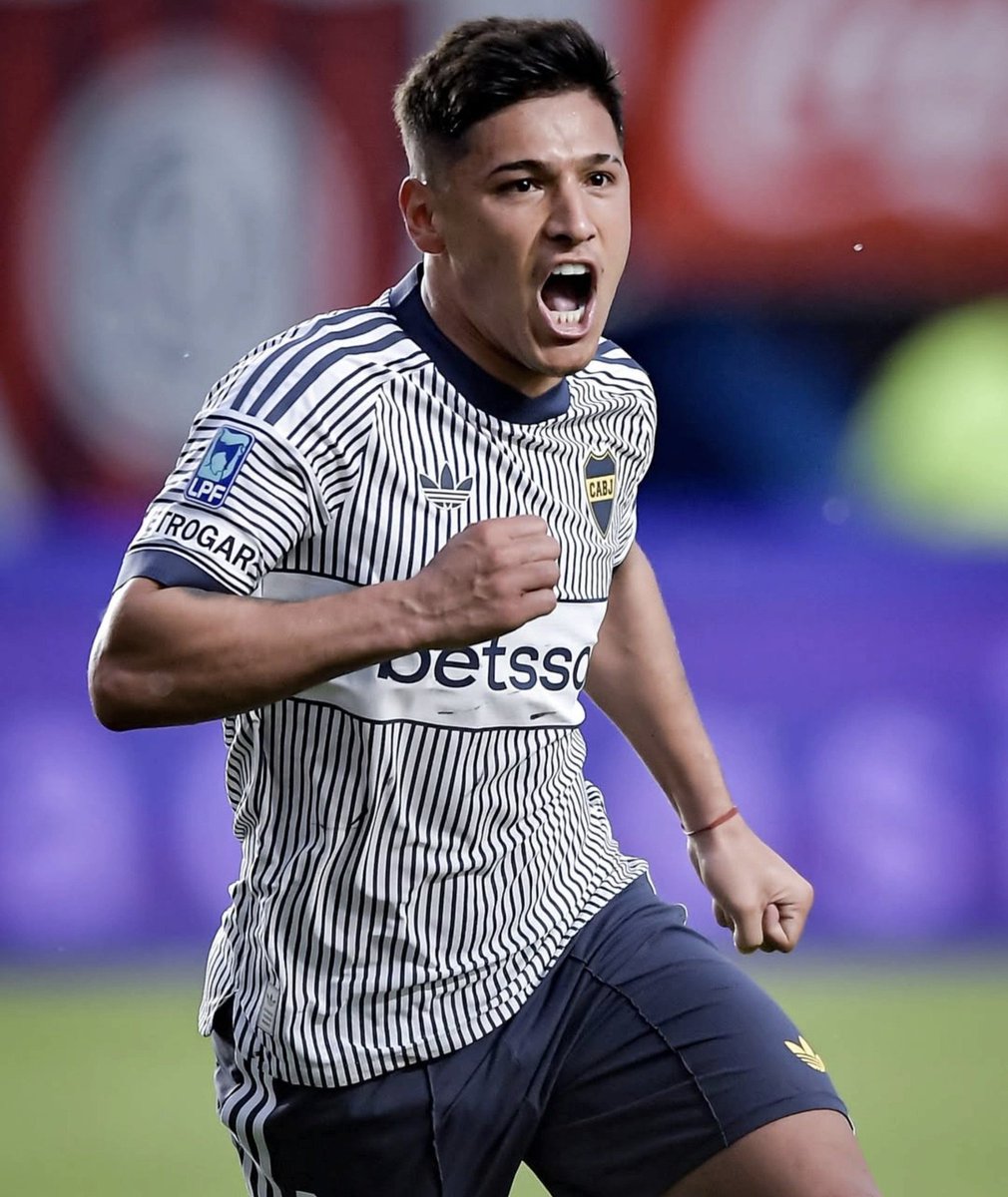 primera1905's tweet photo. Por fin tenemos un 4 que aparece en partidos importantes, la vida es bella. https://t.co/QqPnriSKeD