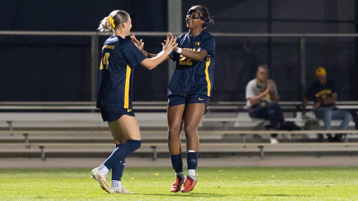 umichwsoccer's tweet photo. Jablinskey Brace Fuels U-M Upset of No. 1 Michigan State

Read More » https://t.co/1fwmF4mlwS 

#GoBlue https://t.co/BkTjrQZ8BT