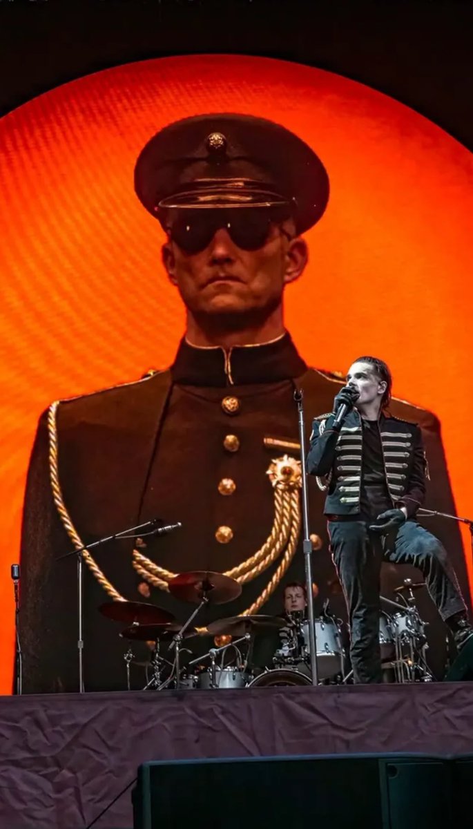 MCRupdates1's tweet photo. Long Live The Black Parade. 🖤

#mcr #mychemicalromance https://t.co/6JaQikcji2