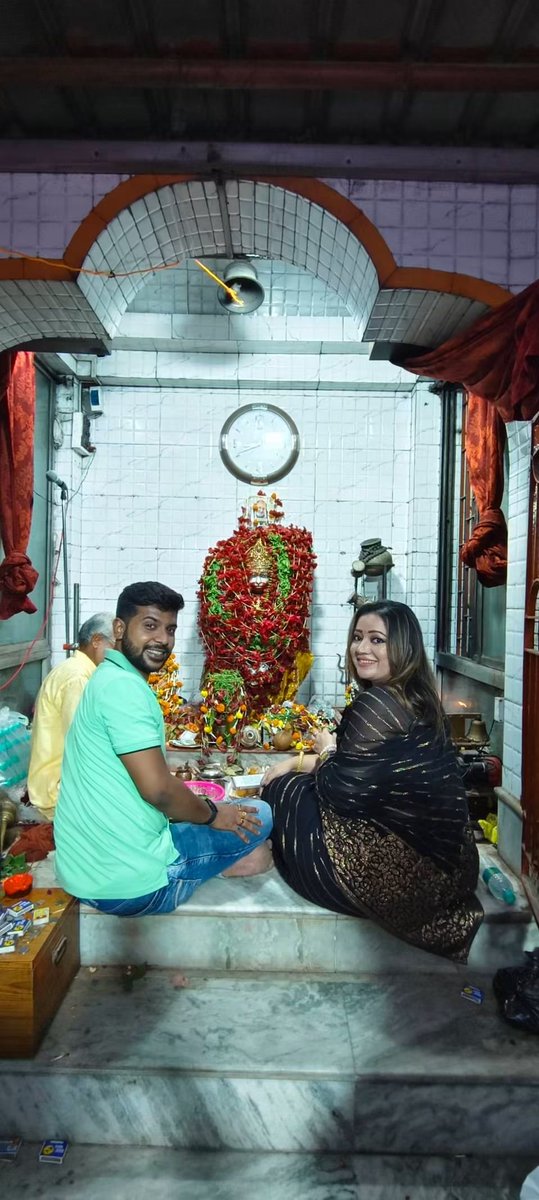 debashreebhatt2's tweet photo. Actress & TMC LEADER DEBASHREE BHATTACHARYYA & Calcutta High Court Advocate Arindam Kanjilal they are offering prayers together. #googlephotos #google #Advocate #Arindamkanjilal #arindam #kanjilal @debashreebhatt2
#actress #Debashree #Bhattacharyya & #TMC #leader https://t.co/QTsQFcoSAJ