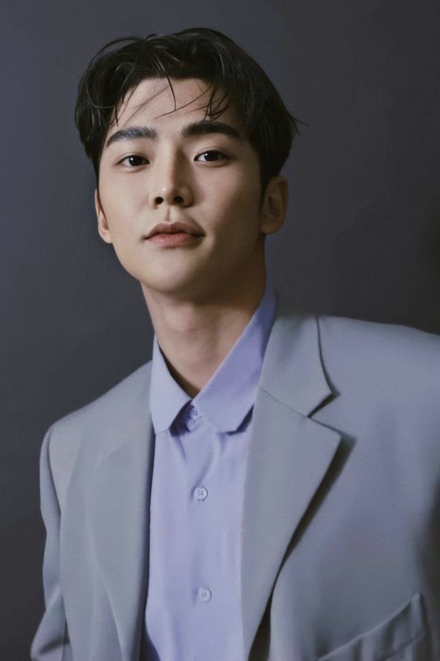 Fantasy_Egypt's tweet photo. 💫 يوم جديد في كوريا باقي D-217🐭علي خروج روون من الخدمة العسكرية 🥹♥

#로운 #ROWOON #ロウン #路云 https://t.co/YOjX5MguzV