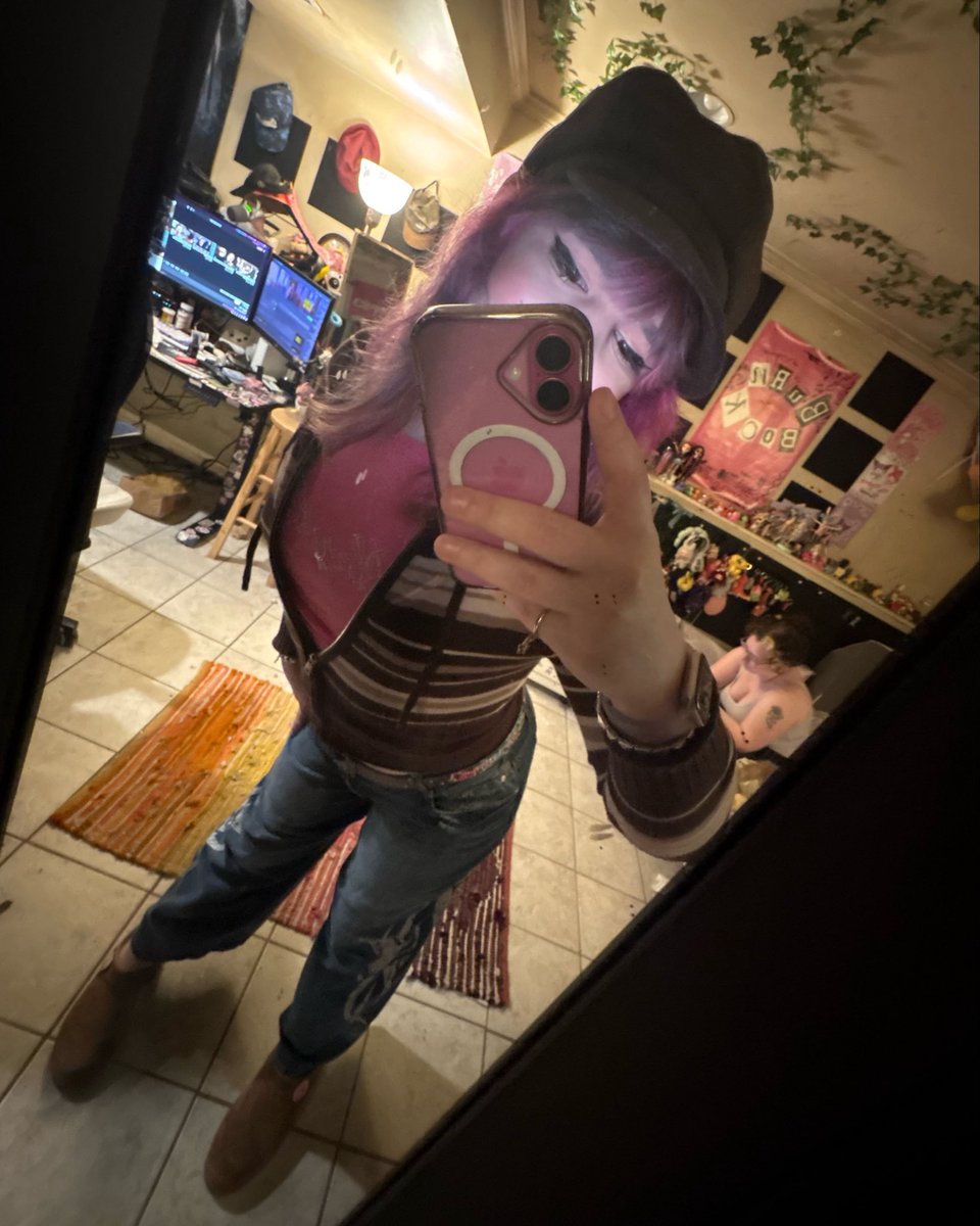 pinkbunnibun's tweet photo. all the cool girls have penis 😎💕 https://t.co/X2rmZ0p5Gb